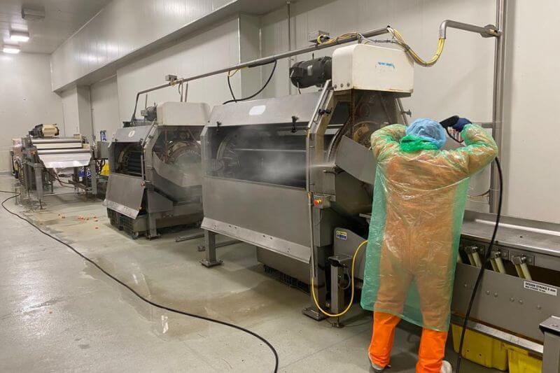 Industrial cleaning in food factory